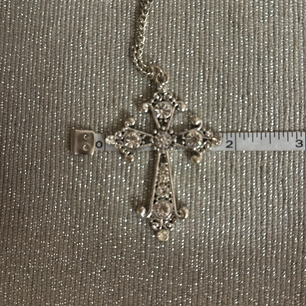 Elegant Silver Cross Pendant Necklace